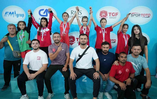 Bilecikli güreşçilerden Türkiye Şampiyonası’nda büyük başarı