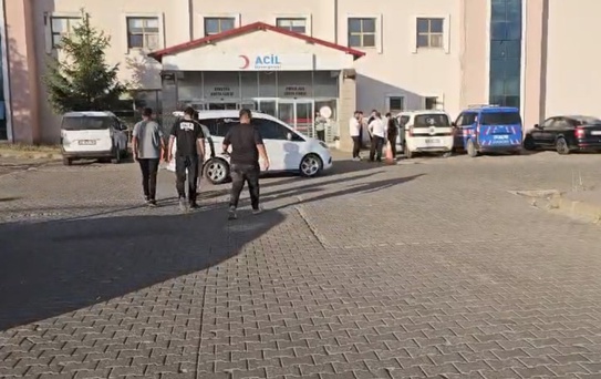İki aile arasında çıkan taşlı, sopalı ve silahlı kavgada 9 kişi yaralandı