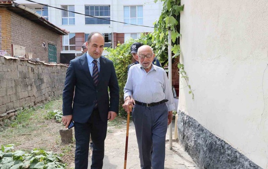 Eskişehir İl Emniyet Müdürü Yılmaz’dan şehit babasına anlamlı ziyaret