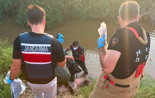 Reyhanlı'da Nehir Kenarında Erkek Cesedi Bulundu