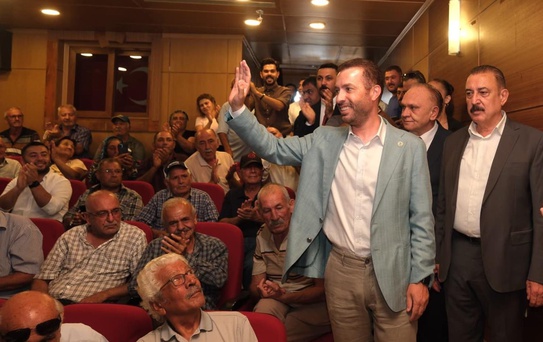 CHP'deki bölünme devam ediyor: Belediye başkanı istifa etti