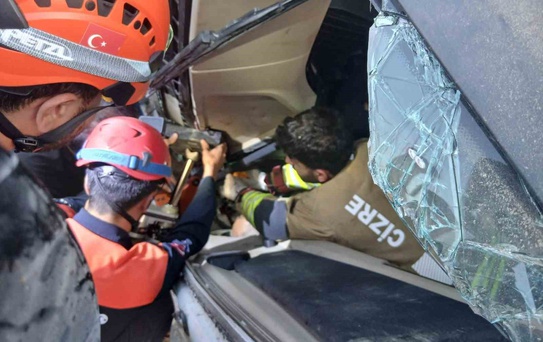 Şırnak’ta tır devrildi: 1 yaralı