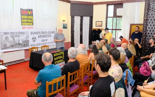 Nükleer karşıtı eylem için geldikleri Sinop'ta dalgalara kapılarak hayatını kaybeden 3 genç anıldı