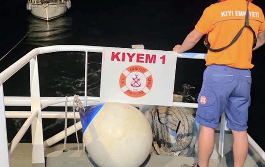 Bozcaada'da Sürüklenen Tekne Kurtarıldı
