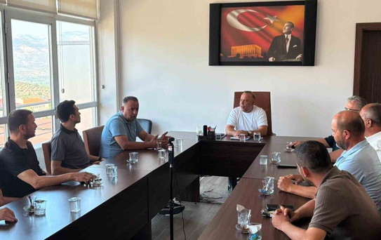 Başkan Özel, merkez mahalle muhtarlarının taleplerini dinledi