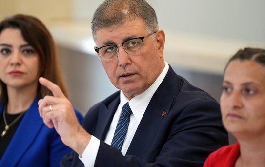 Kulisleri sallayacak iddia: Cemil Tugay AK Parti'ye geçecek