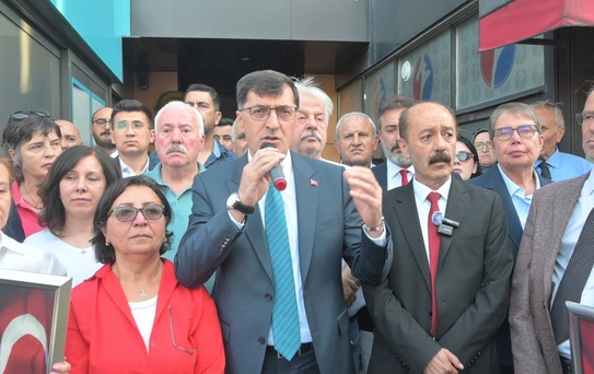 CHP Kütahya Teşkilatı’nda toplu istifa: 3 belediye başkanı ile birlikte Yeni Parti’ye katıldı