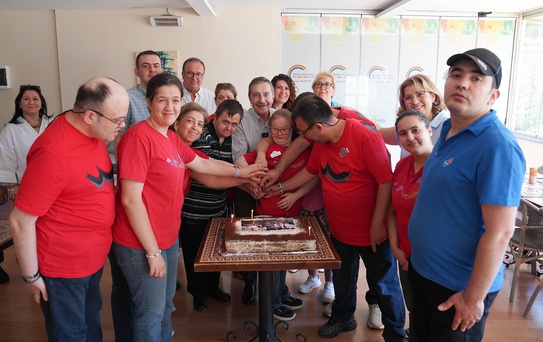 Gökkuşağı Kafe, Tepebaşı’nda 15 yıldır hayatlara dokunuyor