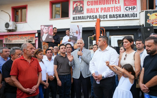 İzmir'de Kemalpaşa, Gaziemir, Konak, Karaburun belediye başkanları ile Güzelbahçe Belediye Başkan Vekili CHP'den istifa etti