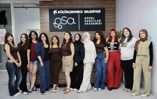 Küçükçekmece Belediyesi güzel sanatlar öğrencilerinden gururlandıran başarı