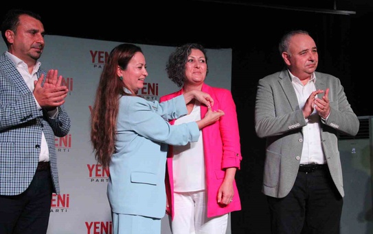 Manisa’da 15 CHP’li belediye başkanı YENİ Parti’ye katıldı