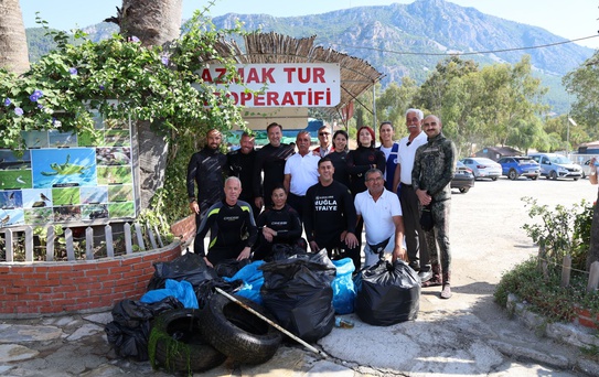 Muğla Akyaka Kadın Azmağı’nda deniz dibi temizliği