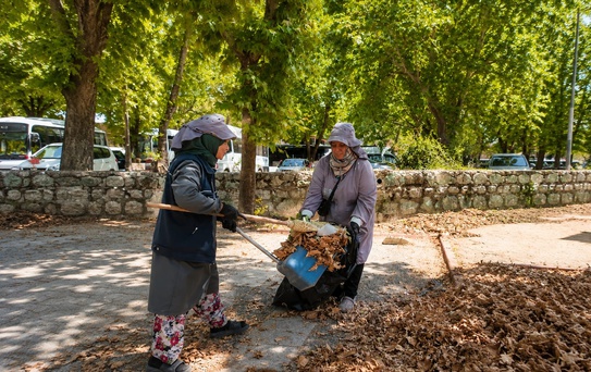 Park Bahçeler Müdürlüğü’nden Karacabey genelinde yoğun mesai