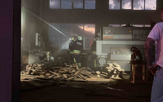 Samsun’da kereste imalathanesinde korkutan yangın