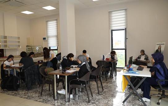 Şehzadeler Belediyesi’nden YKS adaylarına eğitim ve koçluk desteği