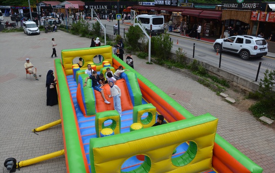 Uzungöl'de ücretsiz çocuk oyun parkı hizmete açıldı