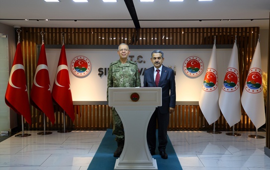 Korgeneral Topaloğlu'ndan Vali Ekici'ye Ziyaret
