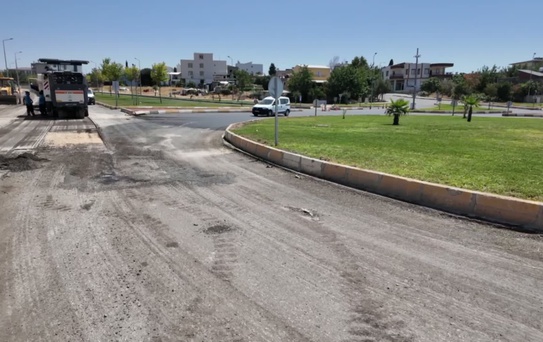 Adıyaman Belediye Başkanı Tutdere, kentte devam eden yol çalışmalarını inceledi