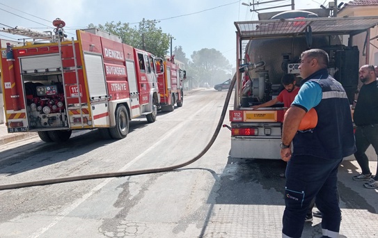 Bahçe temizliği için yakılan ateş evi küle çevirdi, depoda patlayan tüpler korkuya neden oldu