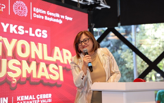 Başkan Şahin, gazi şehrin 2026 YKS ve LGS şampiyonlarıyla buluştu