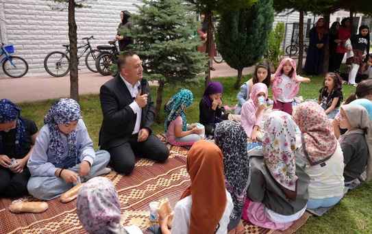 Başkan Ural’dan miniklere tatlı sürpriz