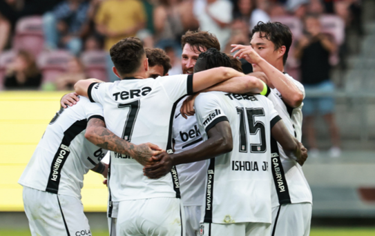 Beşiktaş, Midtjylland'ı Geçti