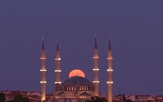 Edirne'de Dolunay ve Selimiye Camii