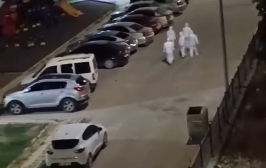 Deprem konutları çevresinde esrarengiz görüntü! Polis alarma geçti