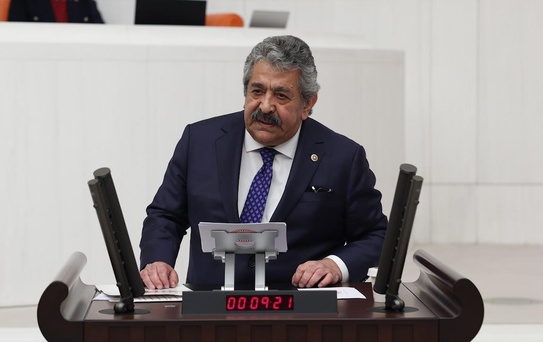 MHP önerdi, Cumhurbaşkanı Başdanışmanı Uçum beğendi! Parti kapatmaya yeni kriter