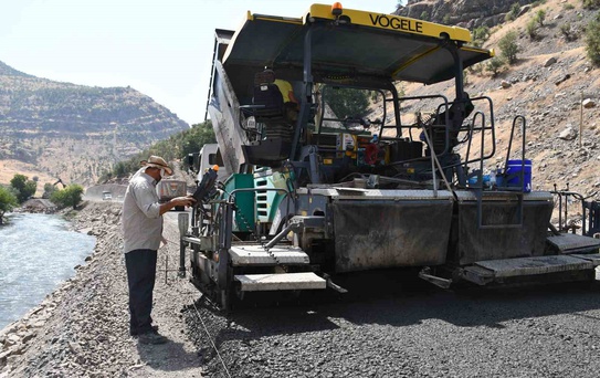Şırnak'ta Modern Yol Çalışmaları Devam Ediyor