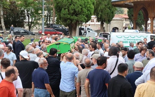 Kadere bak! Farklı şehirlerde yaşayan anne ve oğlu 2 saat arayla vefat etti