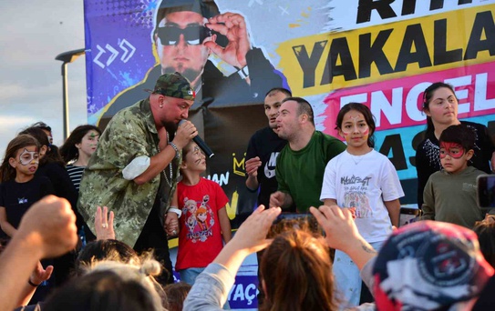 Çorum’da rap konserinde özel bireyler doyasıya eğlendi
