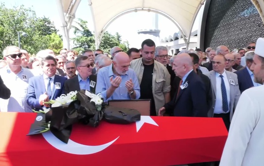 Gazeteci Vedat Yenerer Son Yolculuğuna Uğurlandı
