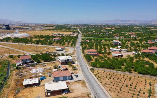 İki önemli yol aksında çalışmalar eş zamanlı sürüyor