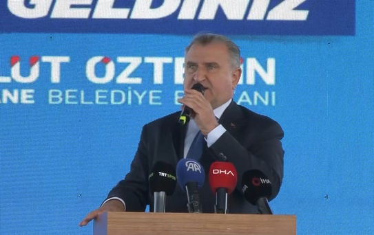 Osman Aşkın Bak: 'Yüzme Bilmeyen Kalmasın’ projesiyle, bu zamana kadar yaklaşık 12 milyon çocuğumuza hizmet ettik'