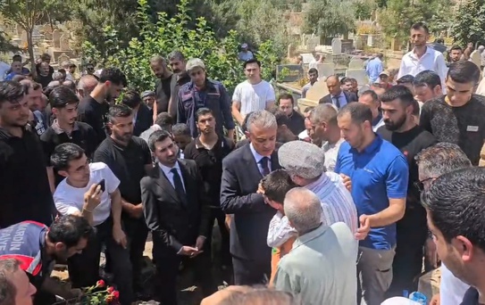 Anız Yangınında İtfaiyeci Hayatını Kaybetti