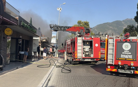 Fethiye'de Ayakkabı Mağazasında Yangın