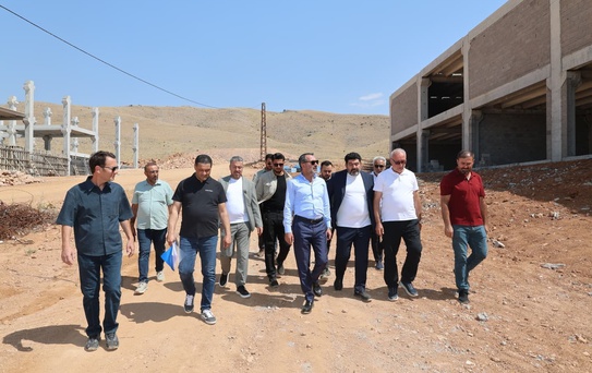 Başkan Şerifoğulları, mobilyacılar sitesinde incelemelerde bulundu