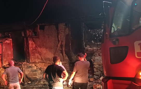 İskilip'te Yangın: 2 Ev Kullanılamaz Hale Geldi