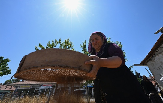 Kayseri'de Kadınlardan Geleneksel Tandır Üretimi