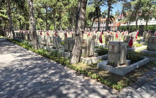 Şehitlik anı defterindeki duygusal yazılar