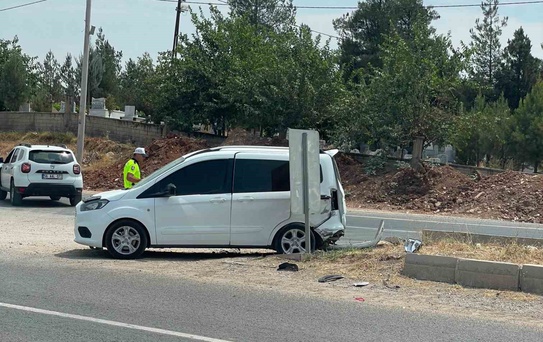 Kurtalan'da Maddi Hasarlı Trafik Kazası