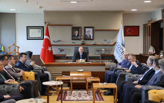 Düzce Üniversitesi'nde ÜAK Toplantısı