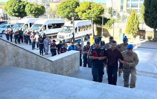 Uşak’ta belediye şirketlerinde sigortalı gösterilip Yalım’ın işletmelerinde çalışanlarına yönelik operasyonda 9 kişi tutuklandı