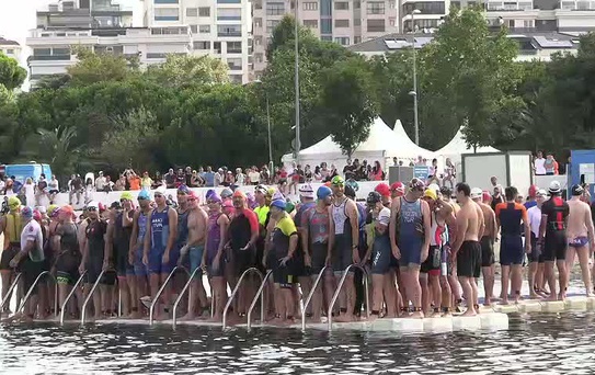 Kadıköy'de sprint triatlon heyecanı yaşandı