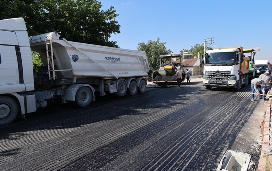 Karatay’da asfalt seferberliği devam ediyor