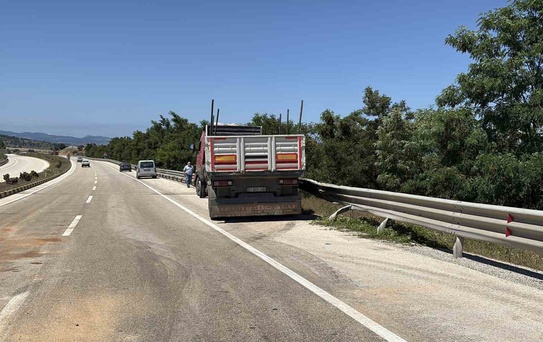 Kastamonu'da Traktör-Tır Çarpışması: Sürücü Hayatını Kaybetti