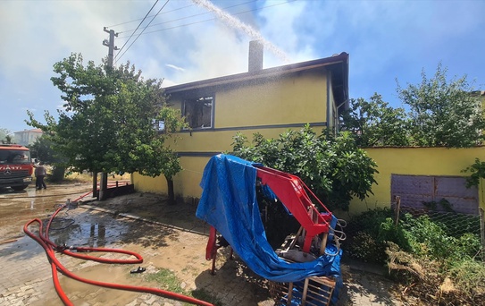 Sandıklı'da Ev Yangını