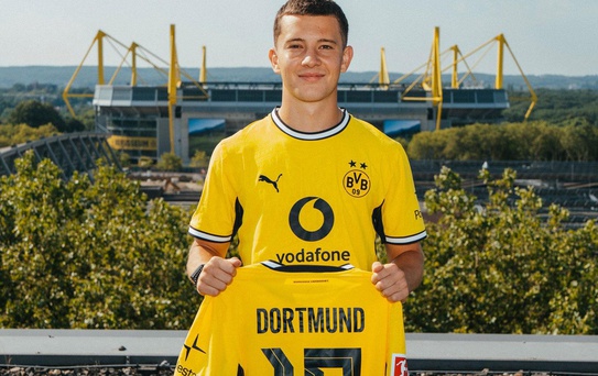 Dortmund'dan 18 yaşındaki yıldıza servet! Çuval çuval para verip formayı giydirdiler