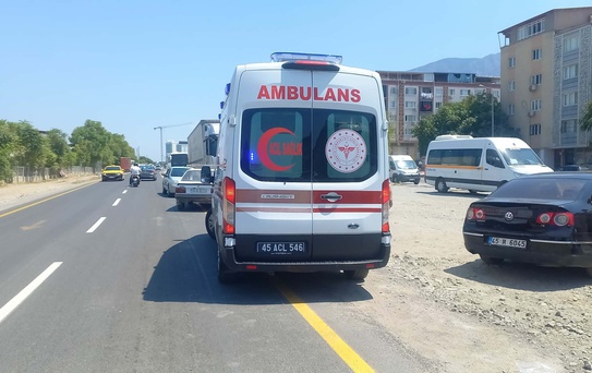 Yol Verme Kavgası Kanlı Bitti: 5 Bıçak Darbesiyle Yaralandı